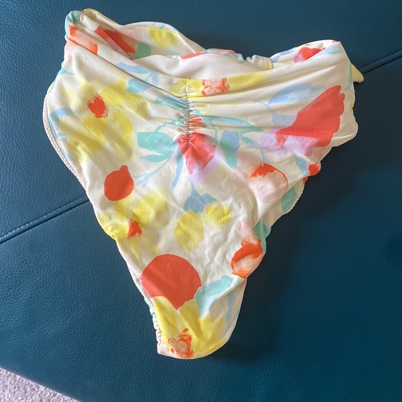 Montce Swim Bundle in Helena Floral - Picture 5 of 7